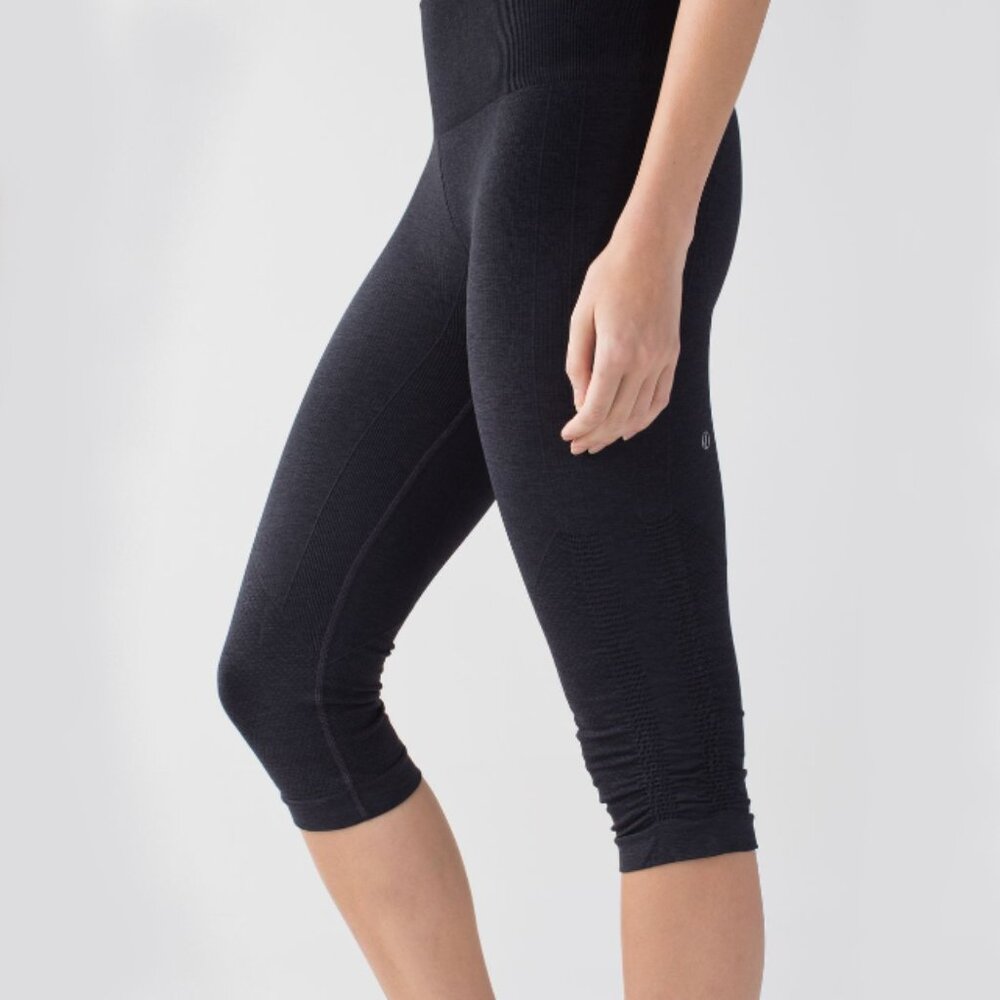 Lululemon In The Flow Crop II Heathered Deep Coal Leggings | Size 8 - Picture 8 of 14
